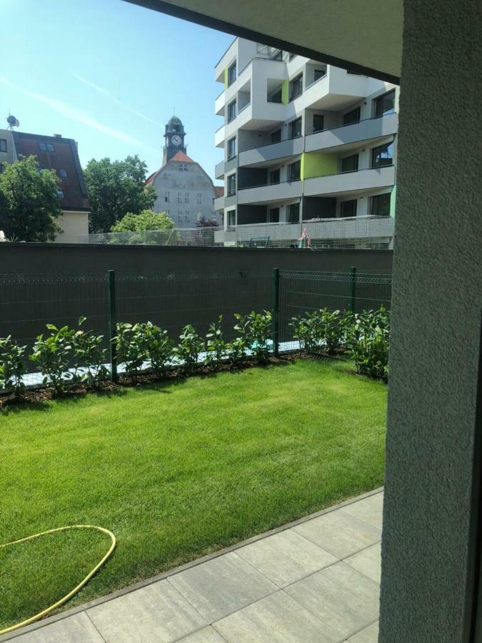 Garden Apartman Radnica - Private Parking Included Caşonia Exterior foto